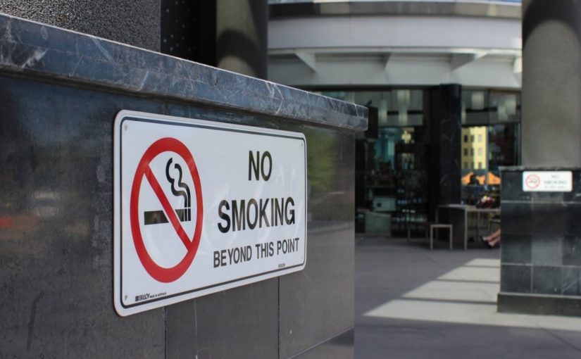 В Госдуме объяснили, зачем возвращать курительные комнаты в аэропорты (Федеральное агентство новостей)